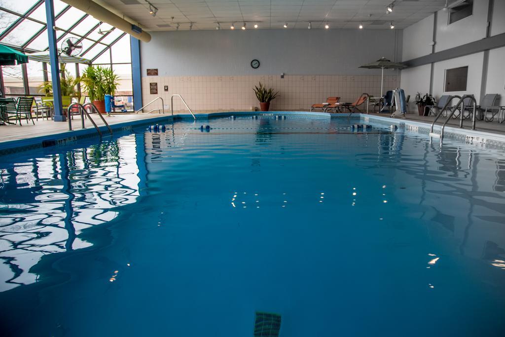 Ramada Plaza Rochester Airport Eksteriør billede