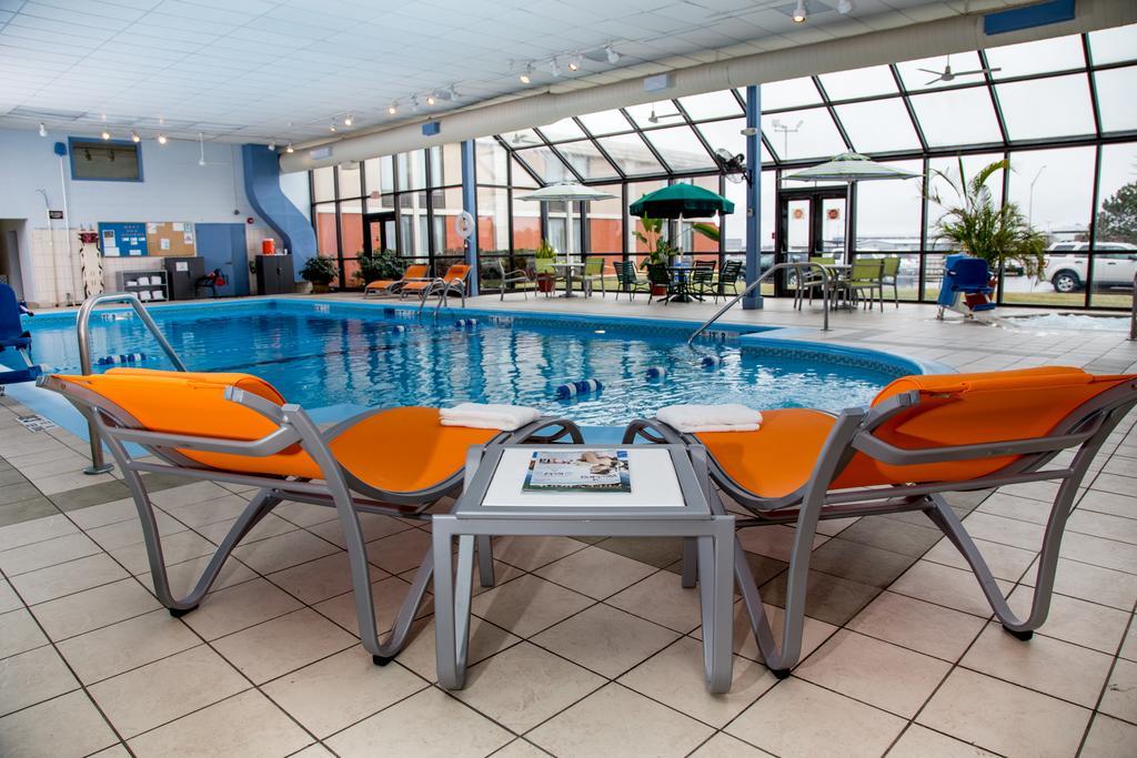 Ramada Plaza Rochester Airport Eksteriør billede