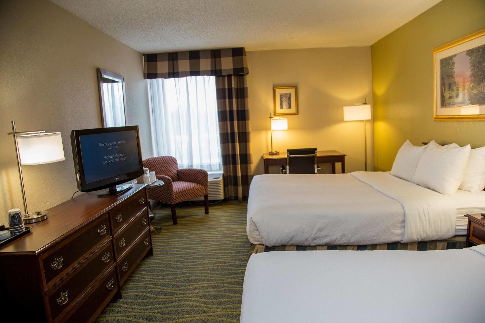 Ramada Plaza Rochester Airport Eksteriør billede