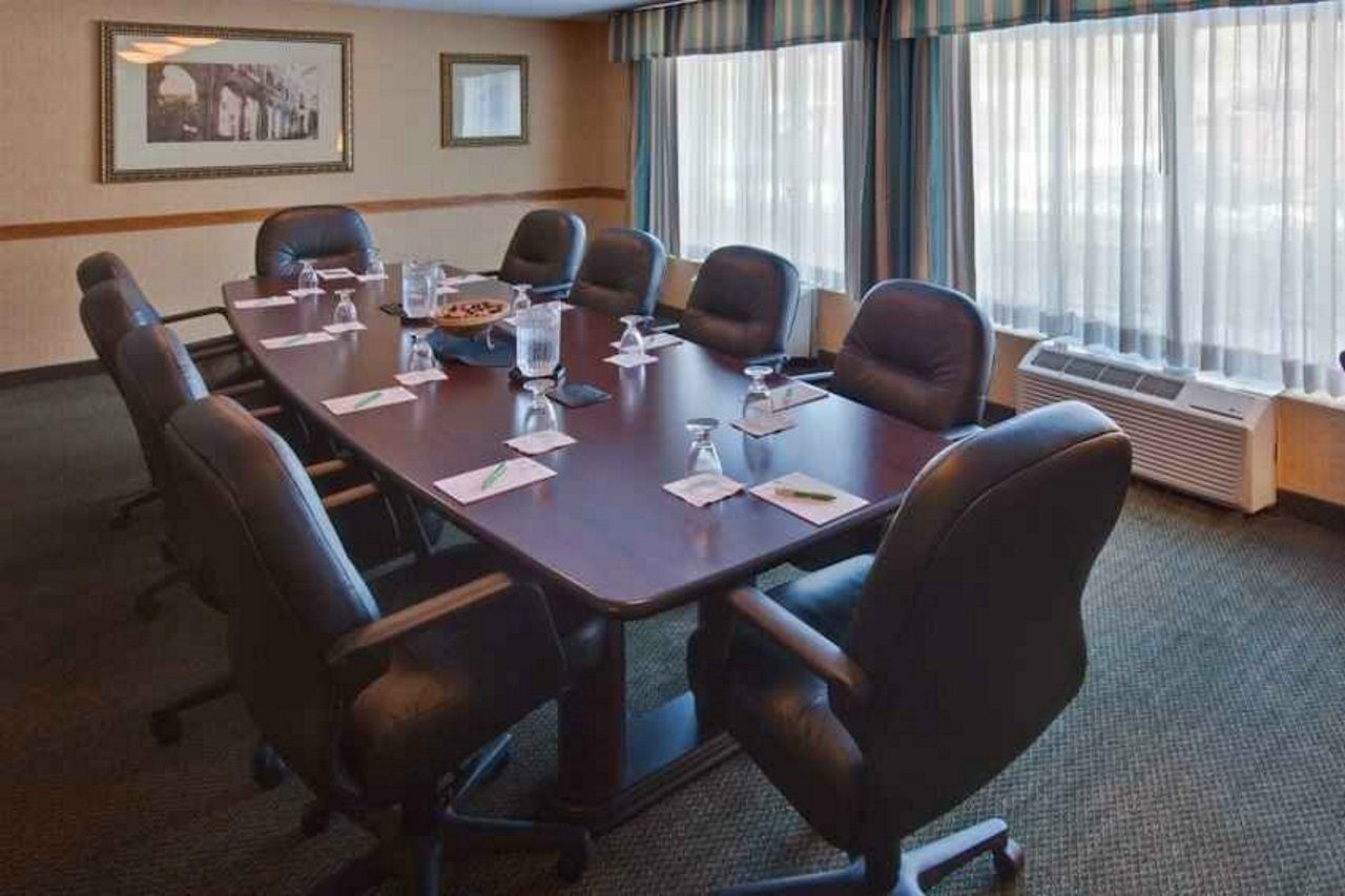 Ramada Plaza Rochester Airport Eksteriør billede